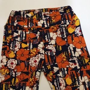 New LuLaRoe Leggings: One Size 2-10